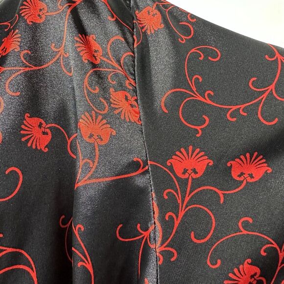 in n out black red short sleeve satin palm tree X robe - Picture 7 of 10